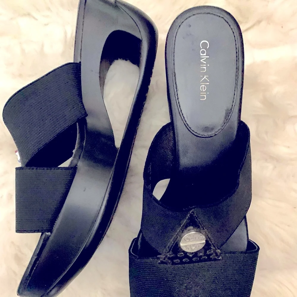 Calvin Klein Ying Wedge Platform Sandals 8 Black Summer Heels Slip On